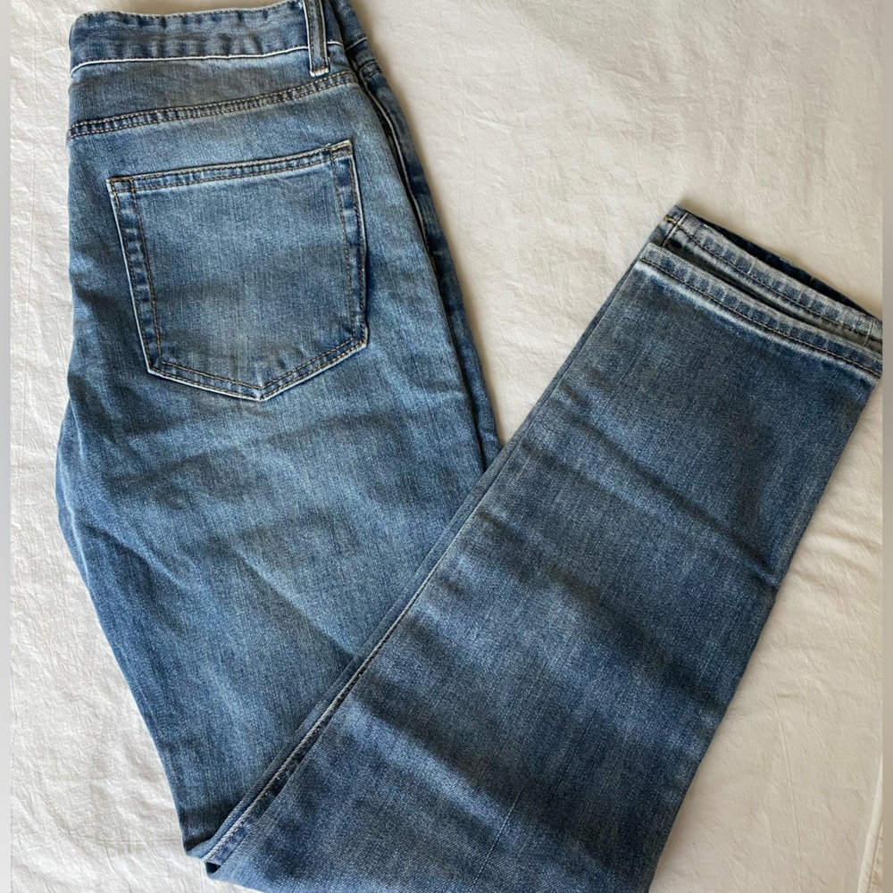 Distressed jeans - Picture 3 of 5